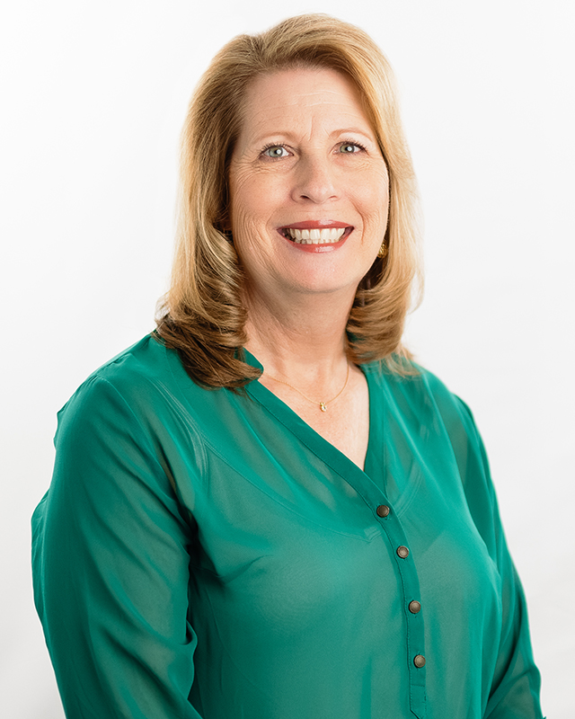 Cindy De Jong Staff Picture